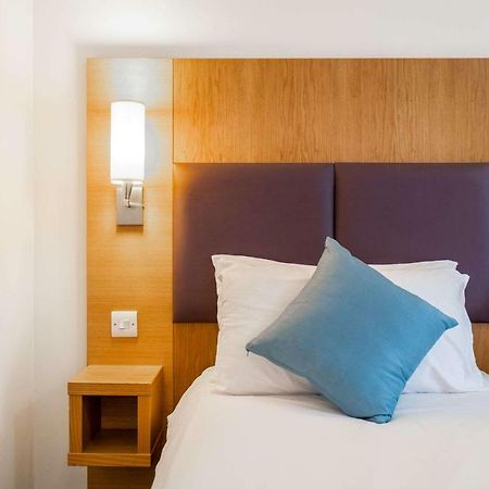 מידלטון Comfort Inn Manchester North מראה חיצוני תמונה