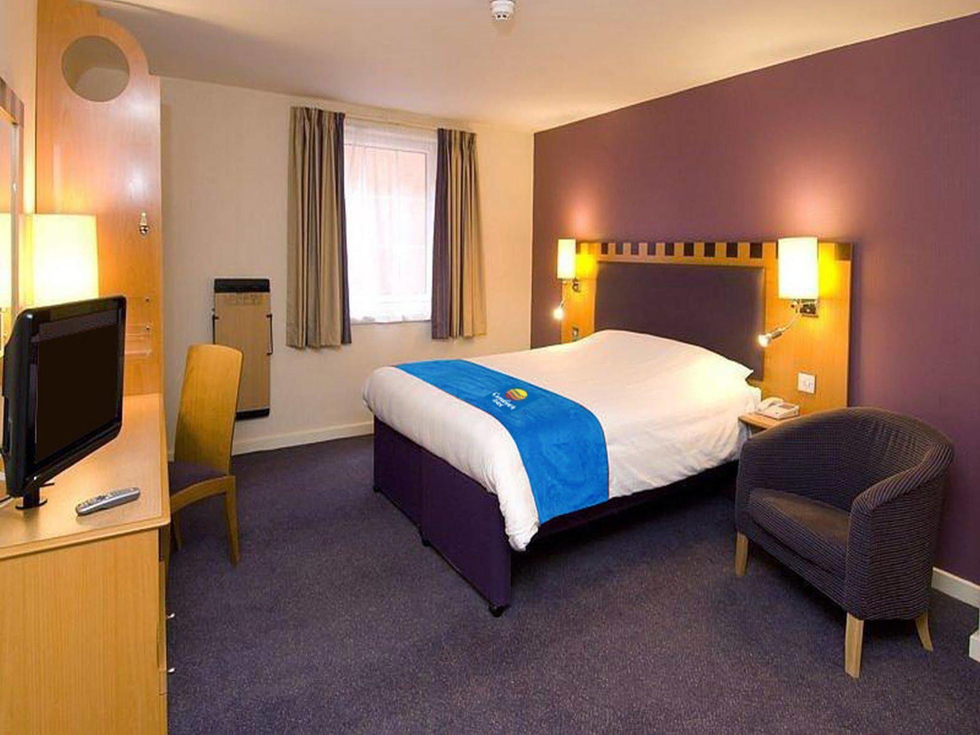 מידלטון Comfort Inn Manchester North מראה חיצוני תמונה