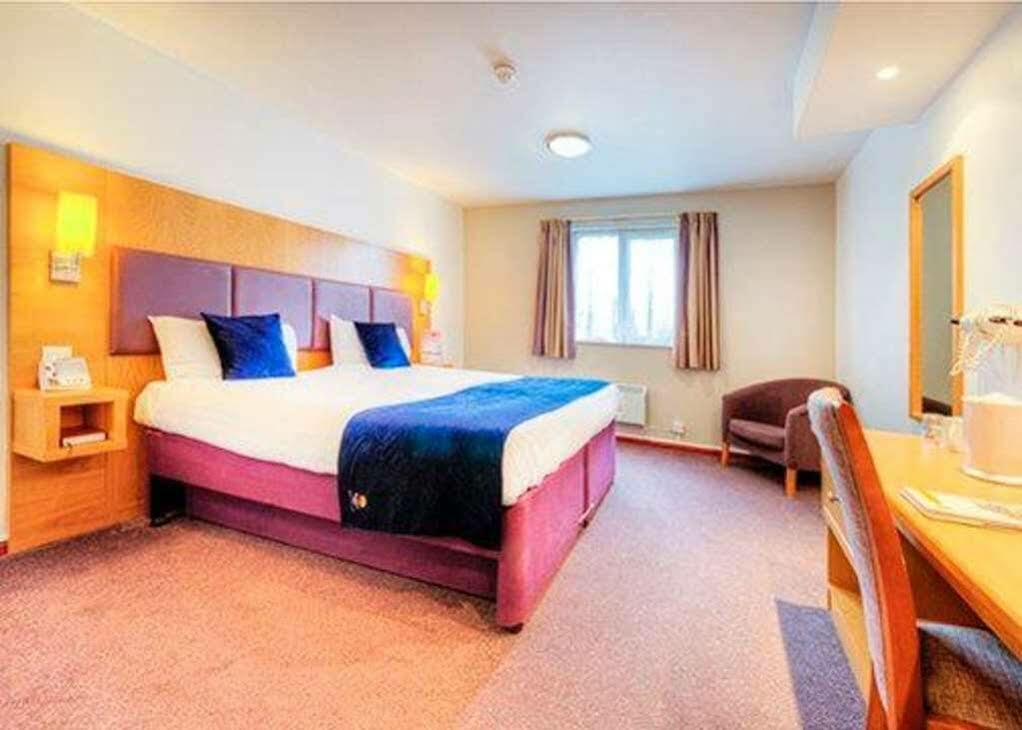 מידלטון Comfort Inn Manchester North מראה חיצוני תמונה