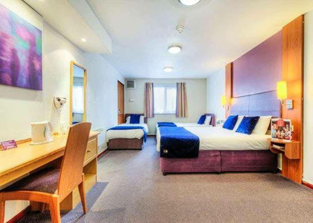 מידלטון Comfort Inn Manchester North מראה חיצוני תמונה