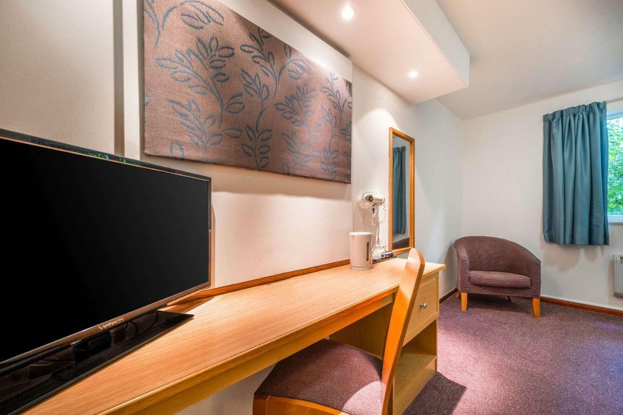 מידלטון Comfort Inn Manchester North מראה חיצוני תמונה